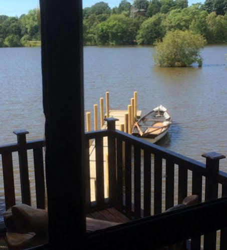 Cleveley Mere Luxury Waterside Lodges Scorton  Экстерьер фото